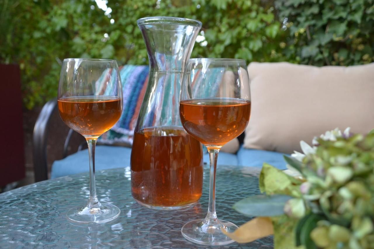 Отель Gvino Minda Тбилиси