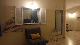 Отель Gvino Minda Тбилиси Улучшенный двухместный номер с 1 кроватью или 2 отдельными кроватями и террасой-6