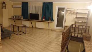 Отель Gvino Minda Тбилиси Улучшенный двухместный номер с 1 кроватью или 2 отдельными кроватями и террасой-8