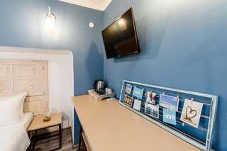 Отель Gvino Minda Тбилиси Двухместный номер с 1 кроватью или 2 отдельными кроватями и террасой-14