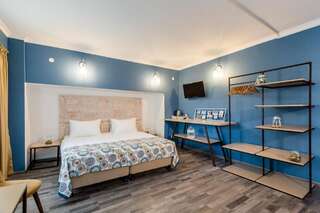 Отель Gvino Minda Тбилиси Двухместный номер с 1 кроватью или 2 отдельными кроватями и террасой-16