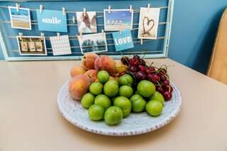 Отель Gvino Minda Тбилиси Двухместный номер с 1 кроватью или 2 отдельными кроватями и балконом-2