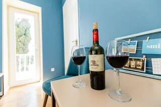 Отель Gvino Minda Тбилиси Двухместный номер с 1 кроватью или 2 отдельными кроватями и балконом-15