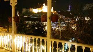 Отель Gvino Minda Тбилиси Двухместный номер с 1 кроватью или 2 отдельными кроватями и балконом-17